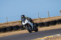anglesey-no-limits-trackday;anglesey-photographs;anglesey-trackday-photographs;enduro-digital-images;event-digital-images;eventdigitalimages;no-limits-trackdays;peter-wileman-photography;racing-digital-images;trac-mon;trackday-digital-images;trackday-photos;ty-croes